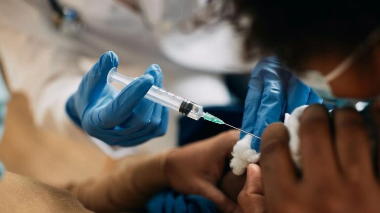 Grippe_et_f_tes_de_No_l___le_nouvel_outil_de_l_rsquo_Institut_Pasteur_anticipe_un_pic__pid_mique_critique_dans_les_h_pitaux_fran_ais