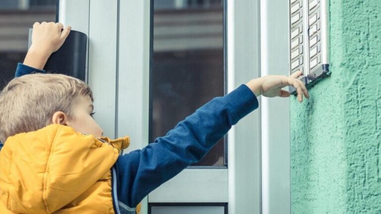 Houston___un_habitant_tue_un_enfant_de_11_ans___coups_de_feu_pour_avoir_sonn____sa_porte