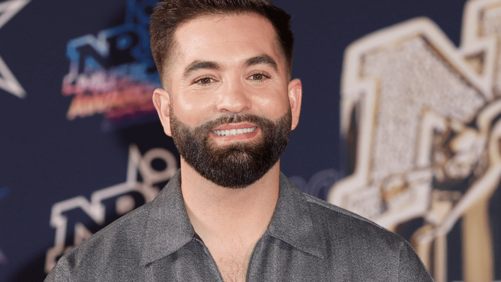 Kendji_Girac_hospitalis__apr_s_un_accident_de_m_canique___op_ration_de_la_main_programm_e Kendji_Girac_hospitalis__apr_s_un_accident_de_m_canique___op_ration_de_la_main_programm_e
