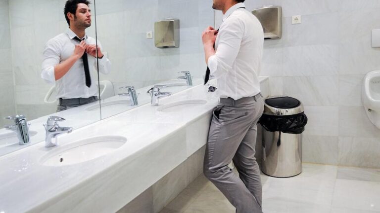 Masturbation_au_bureau___30__des_salari_s_l_rsquo_utilisent_comme_anti_stress_pendant_leurs_pauses