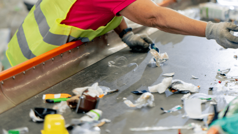 Plus_de_100_000_euros_d_couverts_dans_un_centre_de_tri_de_l_rsquo_Essonne___enqu_te_ouverte_pour_blanchiment